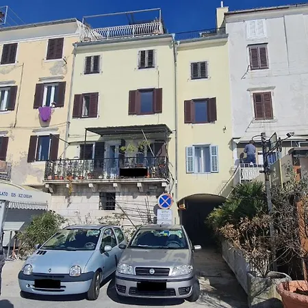Giovanni Apartment